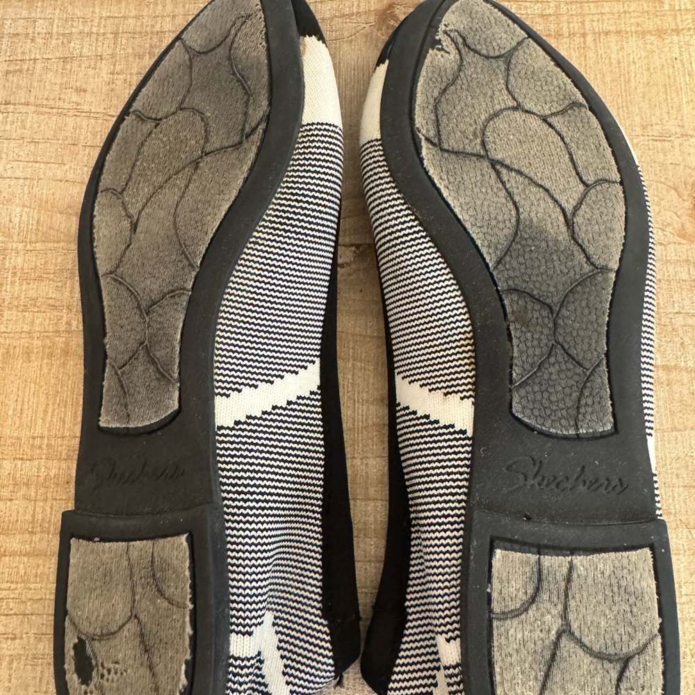 Skechers Black and White Patterned Flats - Picture 5 of 5